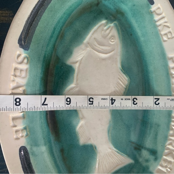 Pikes Peak Seattle Fish Market fish platter - Picture 4 of 4